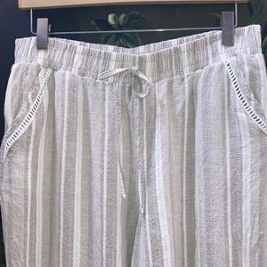 NWOT Briggs Textured Linen Striped Wide Leg Pants w/ Crochet Insert & Pockets
